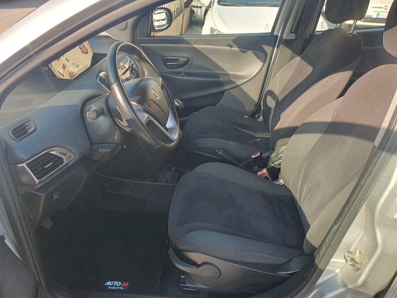 Lancia Ypsilon 1.2 benzina GPL Neopatent 2013