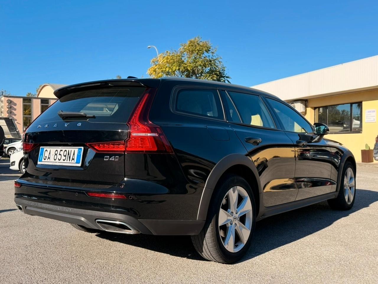 Volvo V60 Cross Country D4 AWD Geartronic Business Pro