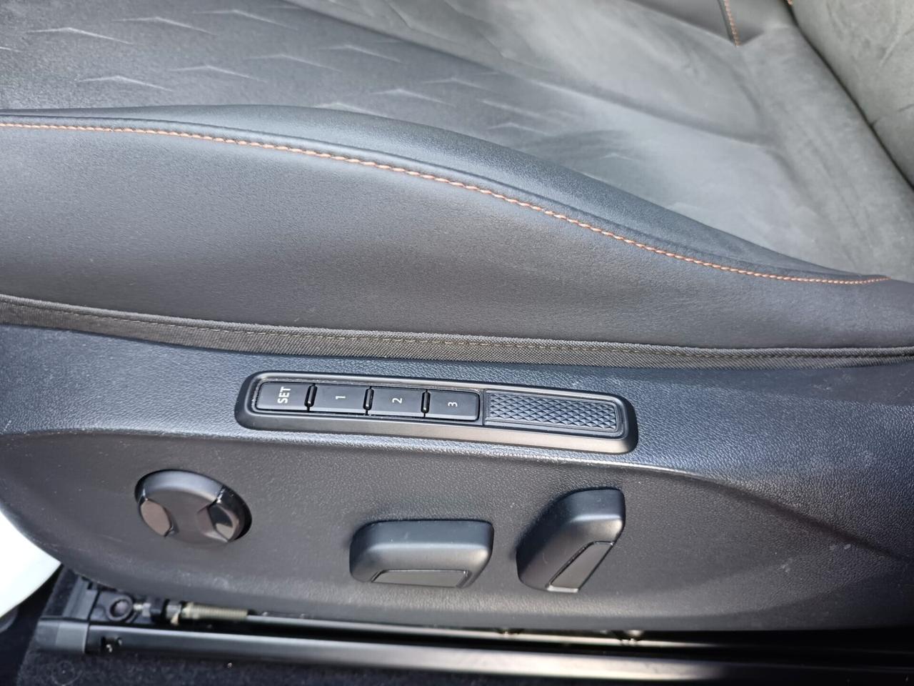 Cupra Terramar 1.5 E-Hybrid DSG, PLUG-IN *11.400 KM*, UFF., UNICOPROPRIETARIO