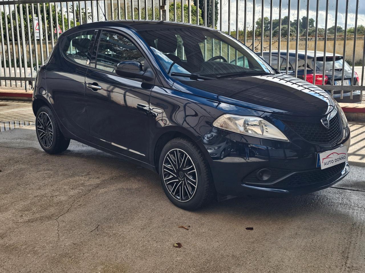 Lancia Ypsilon 1.2 69 CV 5 porte GPL Ecochic Elefantino Blu