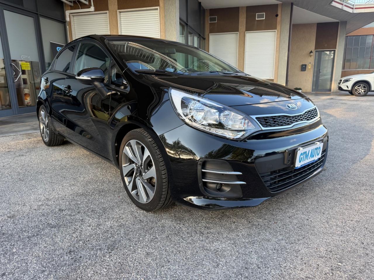 Kia Rio 1.4 CRDi 5p - OK neopatentati