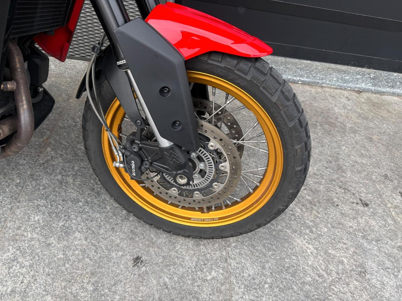 Moto Morini X-Cape 649 gold