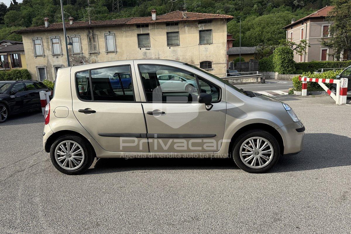 RENAULT Modus 1.2 16V Saint Tropez