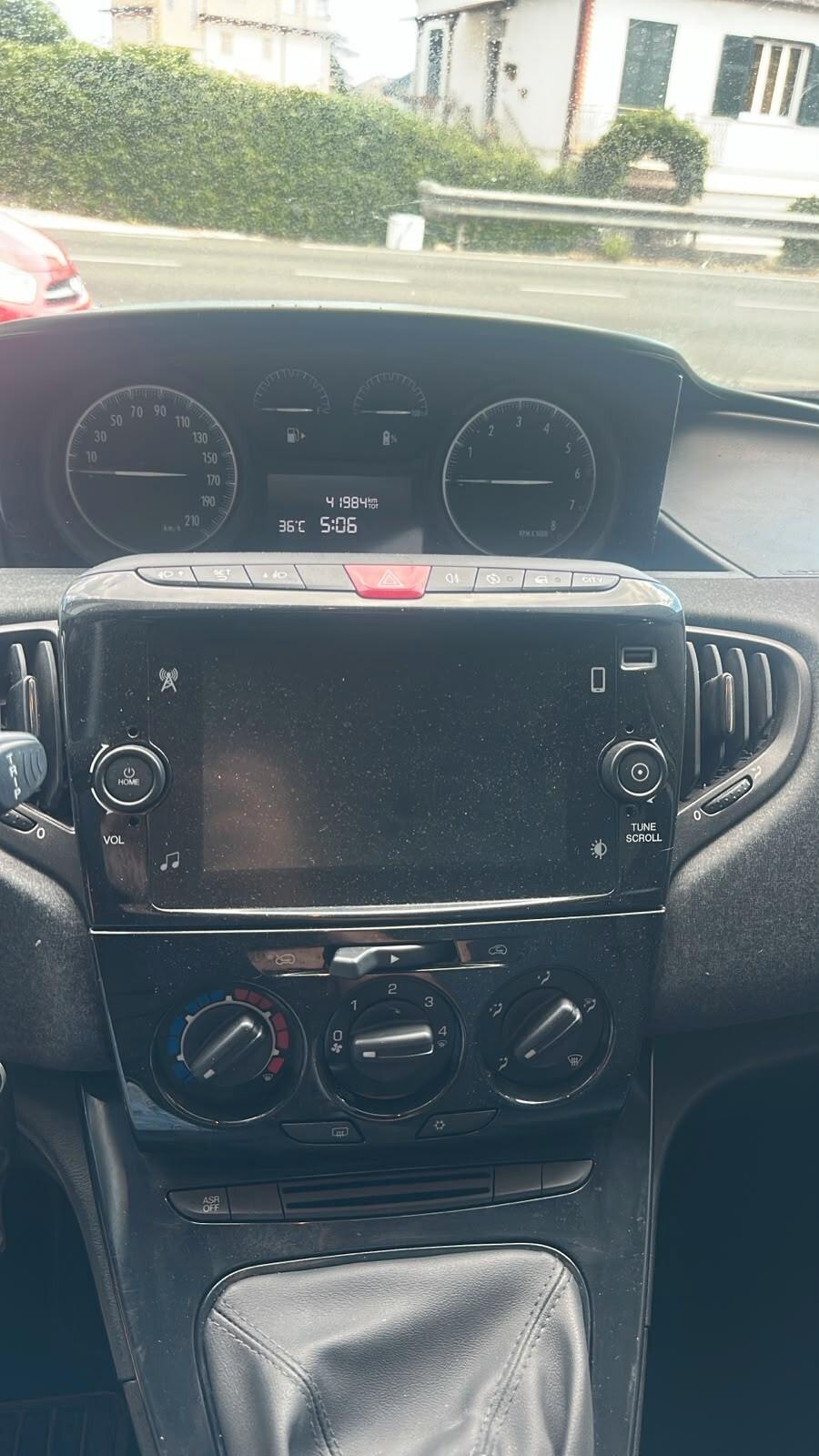 Lancia Ypsilon 1.0 FireFly 5 porte S&S Hybrid Alberta Ferretti