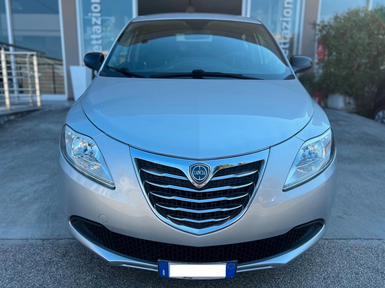 Lancia Ypsilon 1.2 8v Silver ecochic Gpl 69cv PDC/CLIMA PERFETTA!!