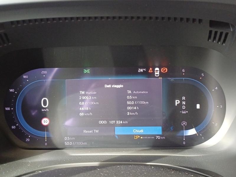 VOLVO XC60 B4 D AWD automatico Momentum Pro