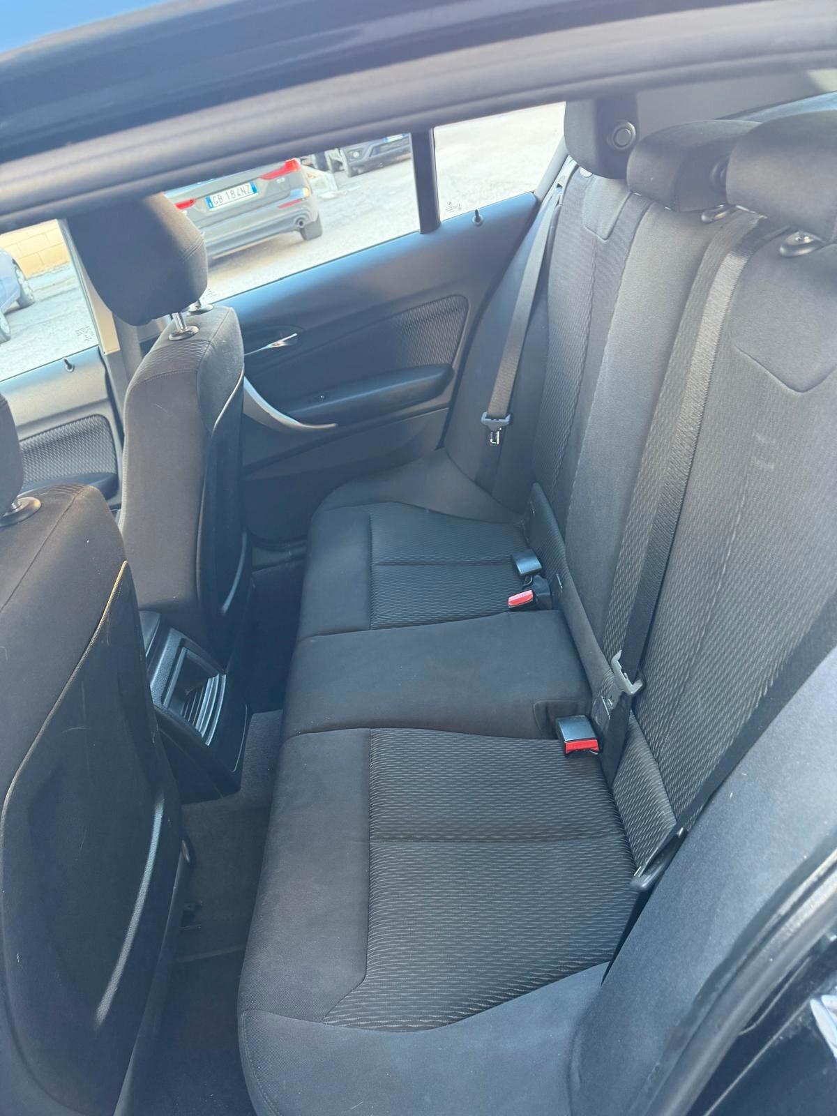 Bmw 116 116d 5p. Urban