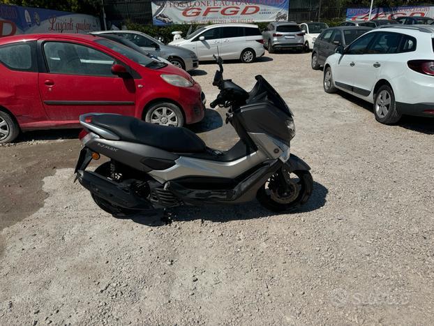 Yamaha nmax cc125 come foto tagliandato