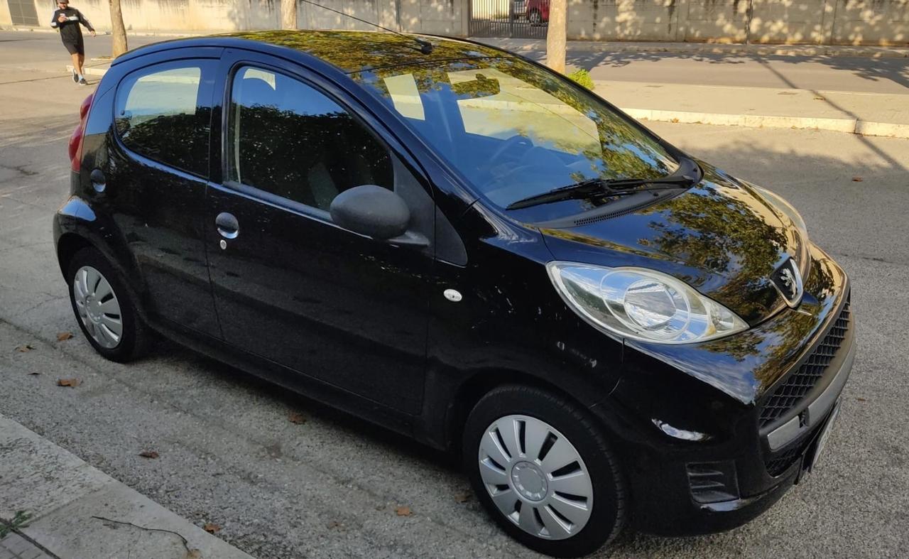 Peugeot 107 1.0 68CV 5p. Plaisir