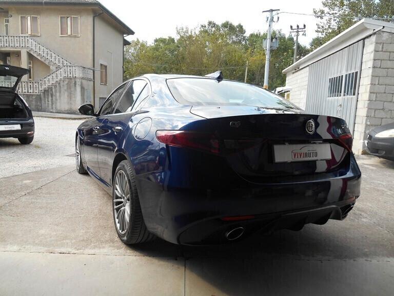 Alfa Romeo Giulia 2.2 Turbodiesel 210 CV AT8 AWD Q4 Veloce