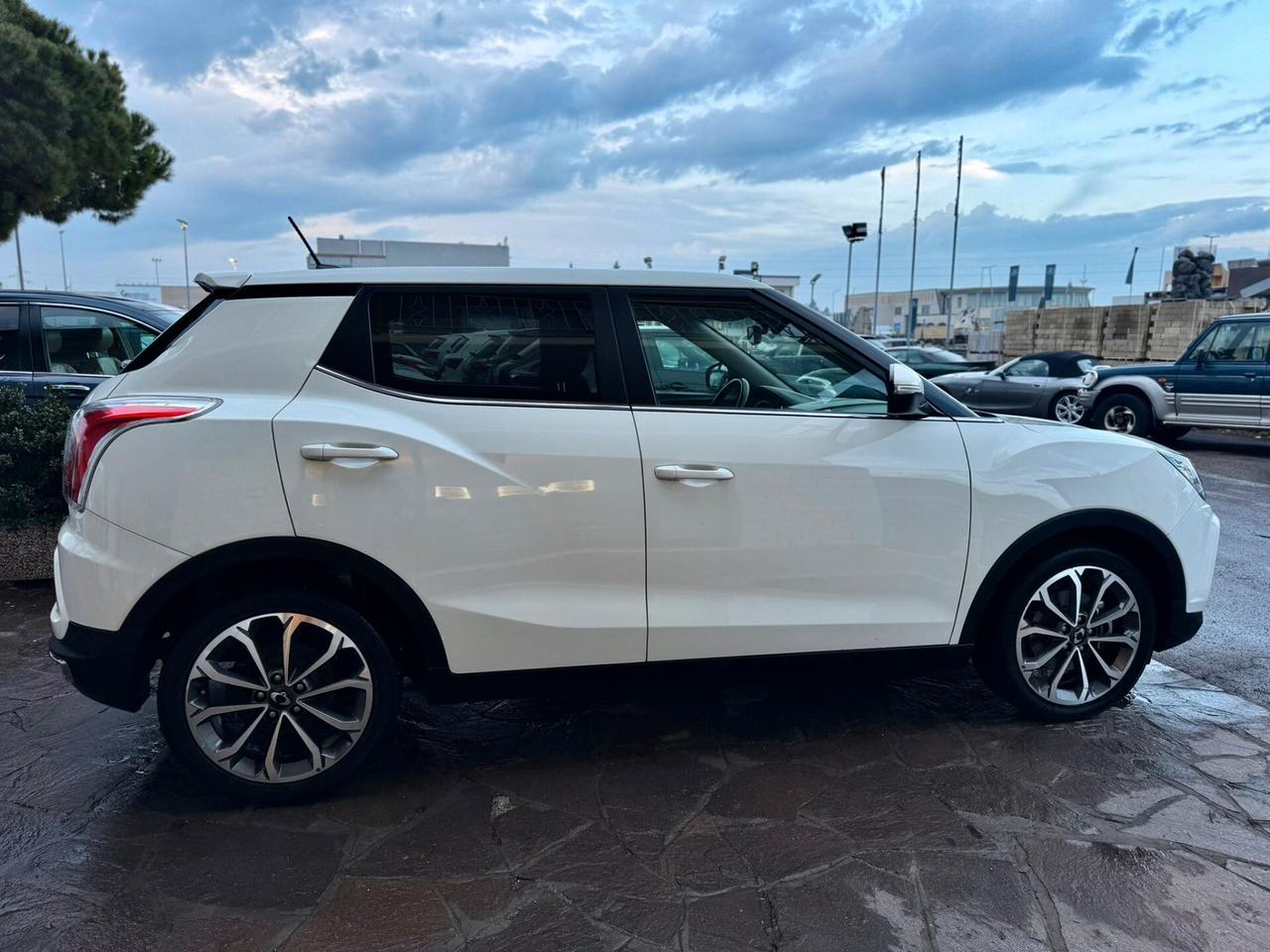 Ssangyong Tivoli 1.6 2WD I Lov It