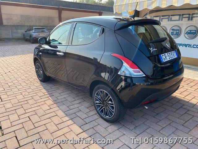 LANCIA Ypsilon 1.0 FireFly 5 porte S&S Hybrid Silver NEOPATENTATO