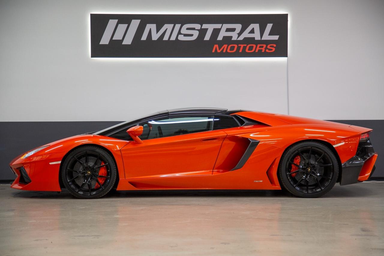 Lamborghini Aventador 6.5 V12 LP700-4 Roadster