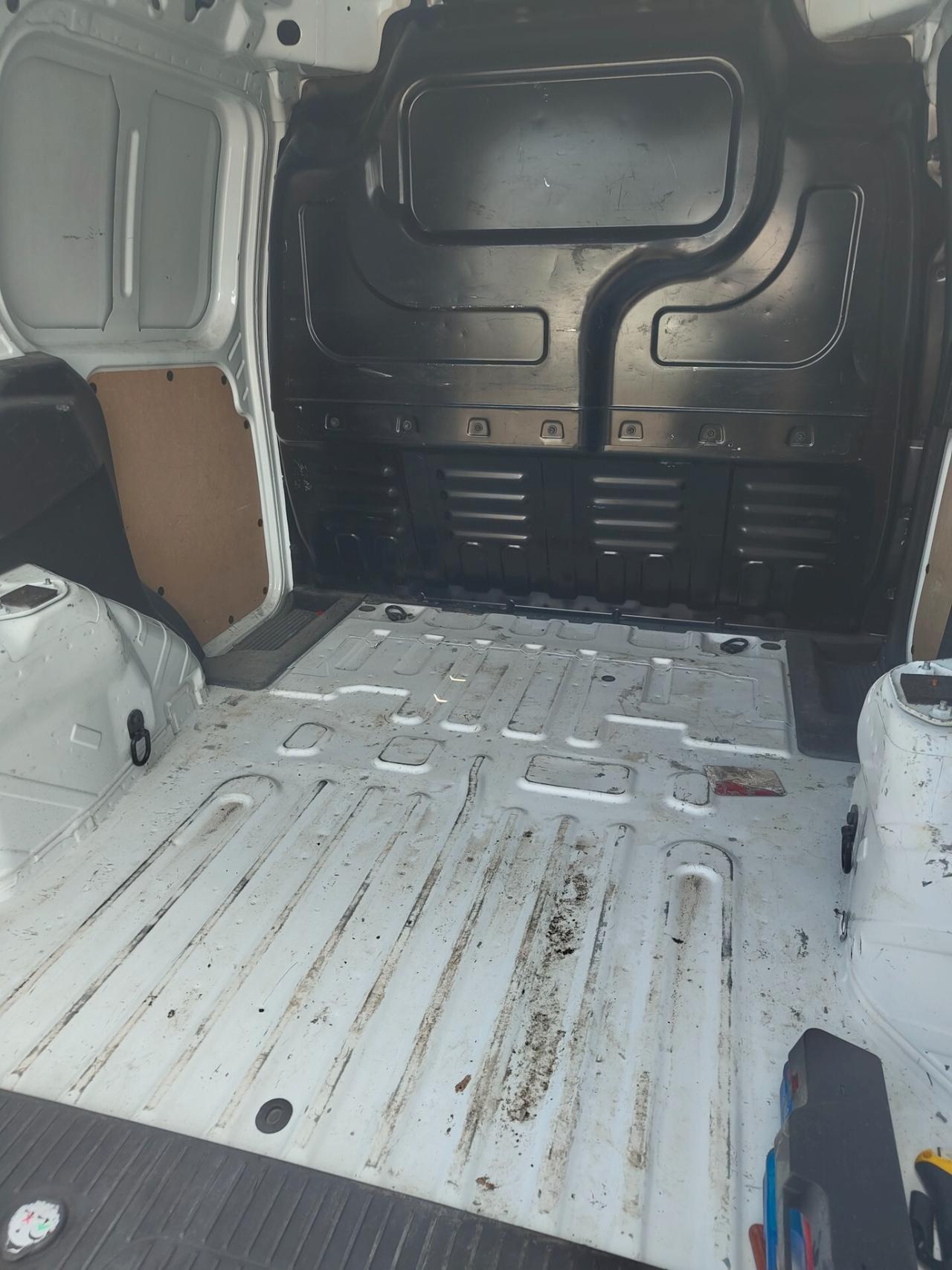 Ford Transit Courier 1.5 TDCi 75CV Van Entry