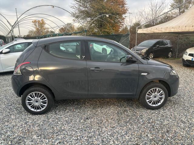 Lancia Ypsilon 0.9 TwinAir 85 CV 5 porte S&S Silver