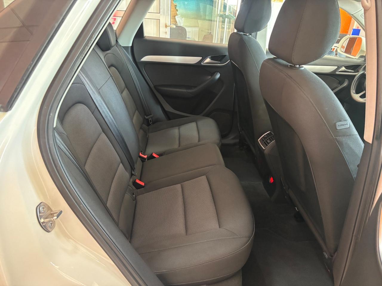 Audi Q3 2.0 TDI 120 CV Sport xeno navi automatica