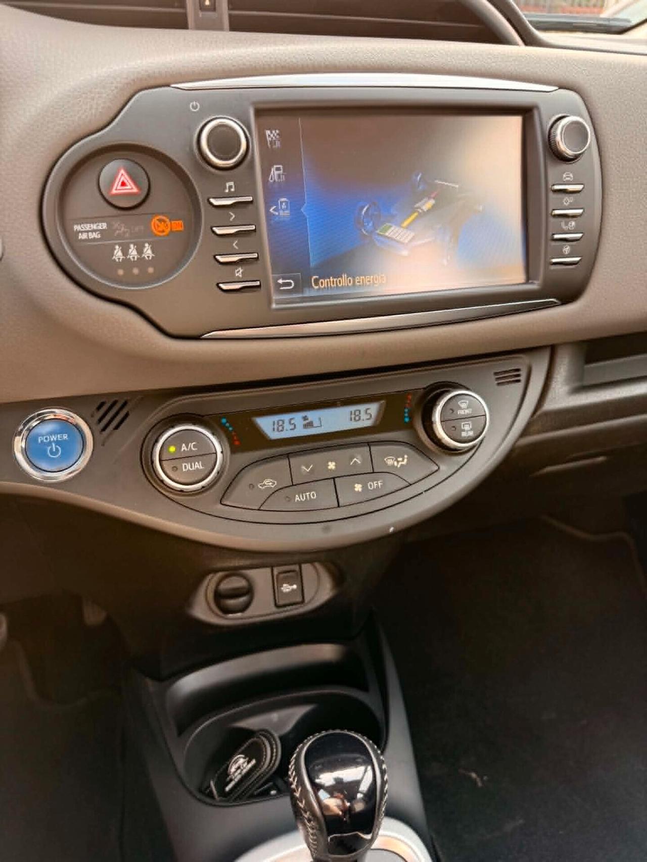 Toyota Yaris 1.5 Benz/Ibrida OK Neop. NO VINCOLO
