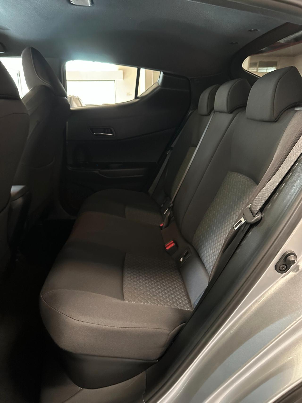 Toyota C-HR 2.0 Hybrid E-CVT Morebusiness