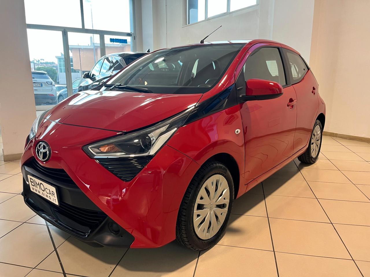 Toyota Aygo Connect 1.0 VVT-i 72 CV x-cool 5 porte