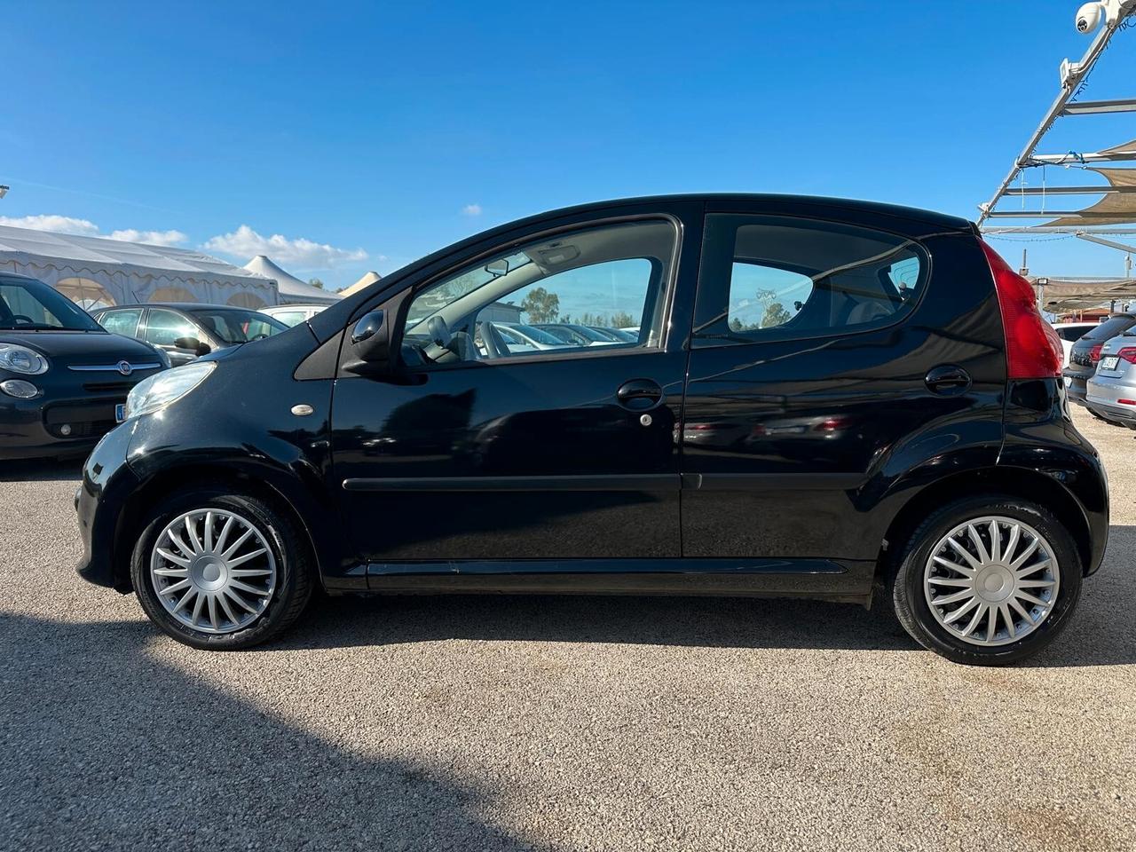 Peugeot 107 1.0 Benzina Automatica