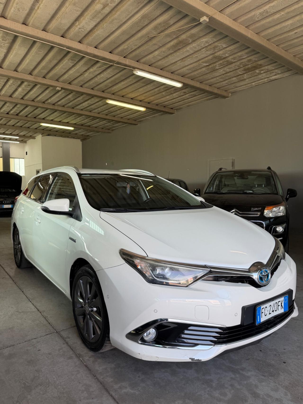 Toyota Auris Touring Sports 1.8 Hybrid Lounge