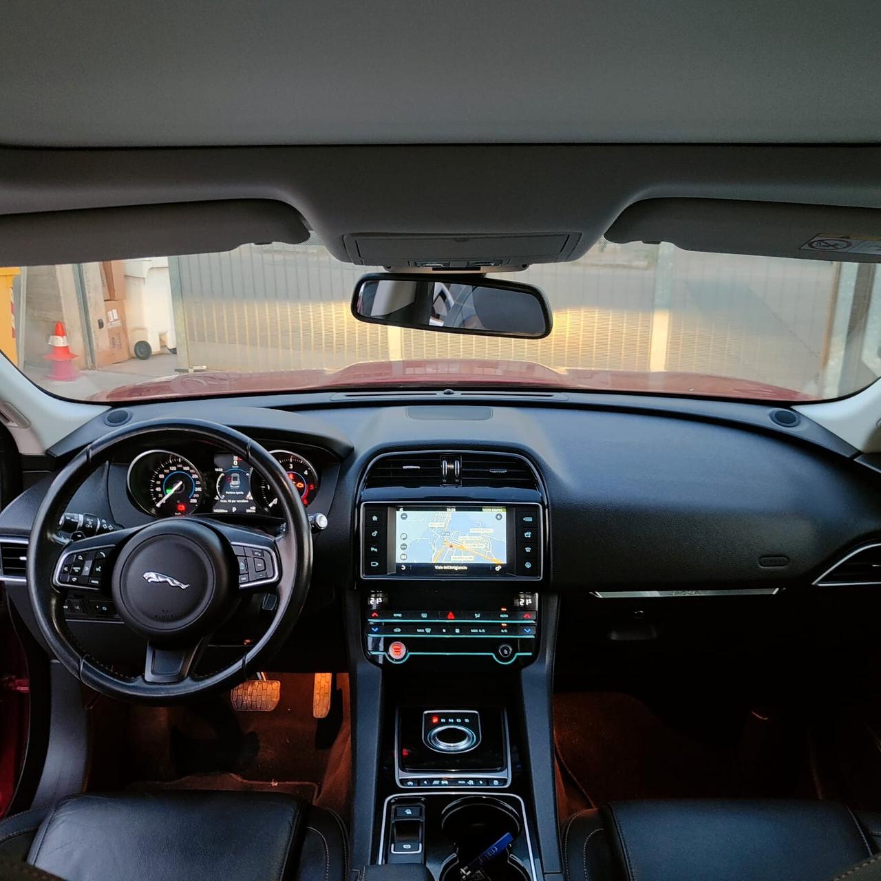 Jaguar F-Pace 2.0 D 180 CV AWD aut. Prestige