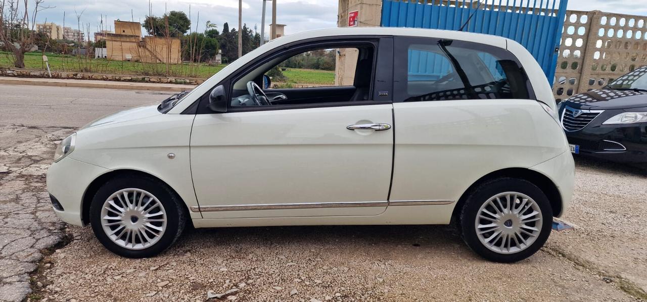 Lancia Ypsilon 1.2 69 CV Elle 2011