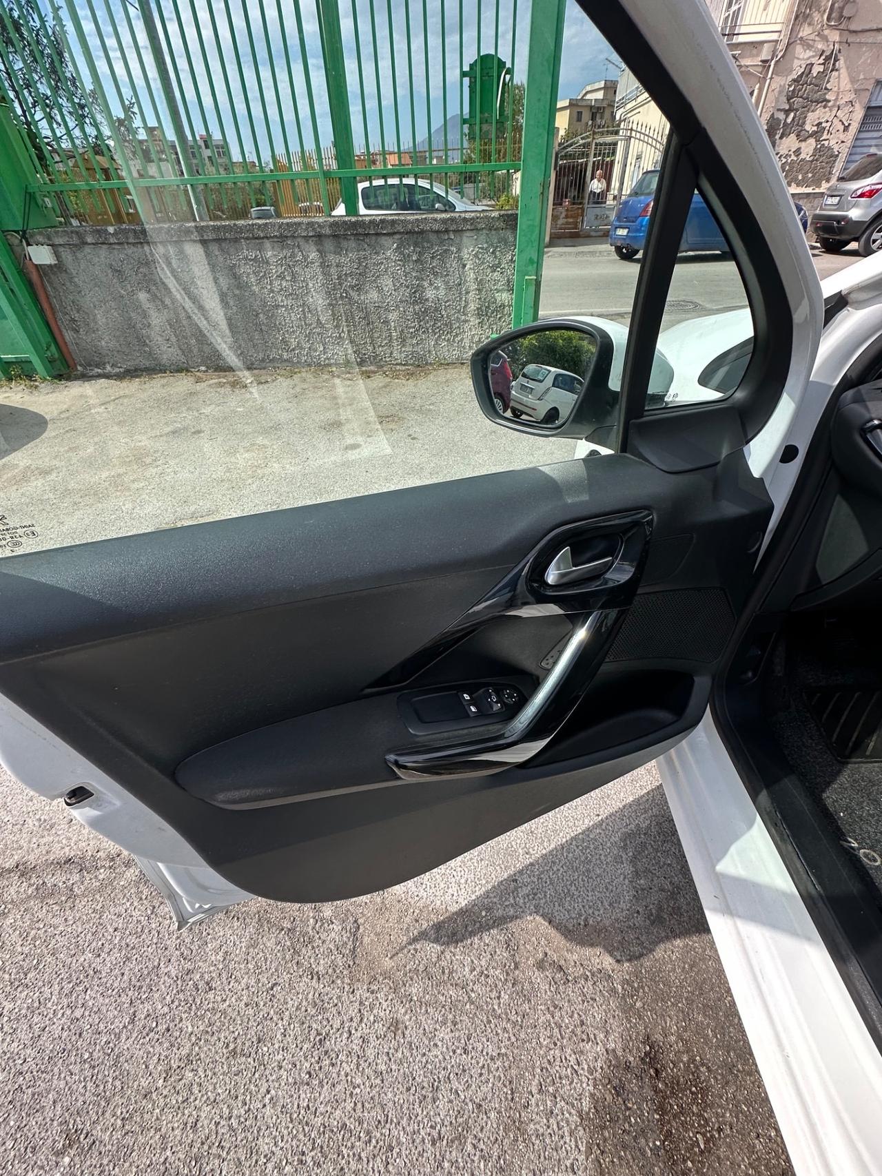 Peugeot 208 1.4 HDi 68 CV 5 porte Access