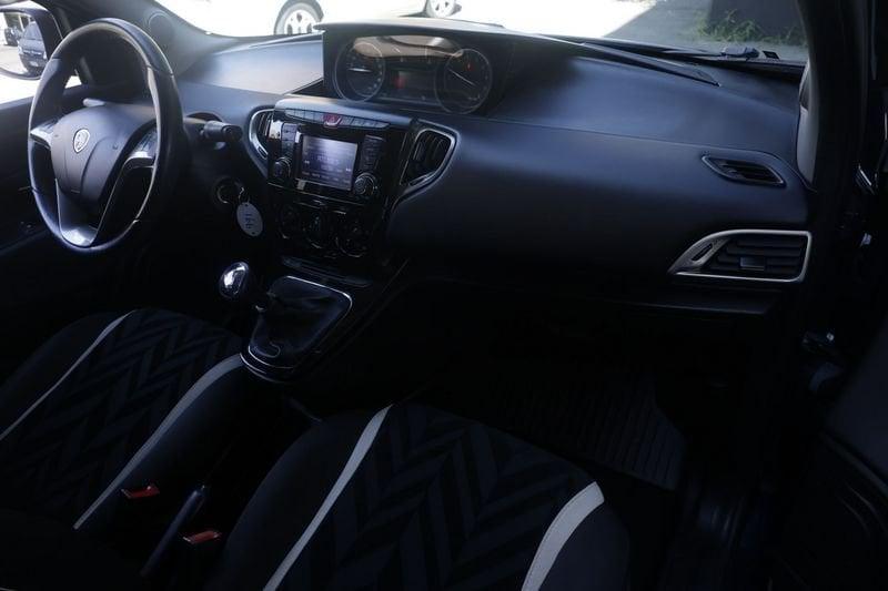 Lancia Ypsilon Lancia Ypsilon 0.9 TwinAir 85 CV AUTOMATICA 5 porte S&S DFN Platinum Unicoproprietario