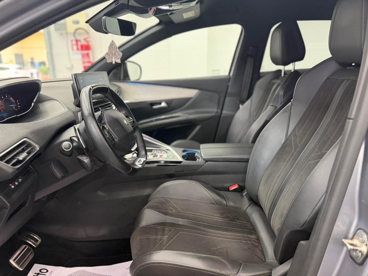 Peugeot 3008 BlueHDi 130 S&S EAT8 GT 2021