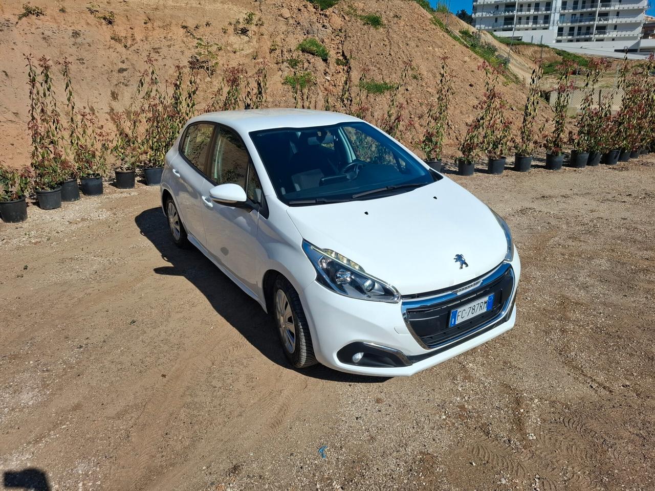 Peugeot 208 PureTech 82 5 porte Allure