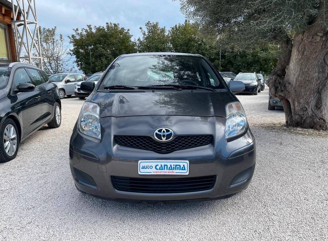 TOYOTA YARIS 1.0 B - 2009
