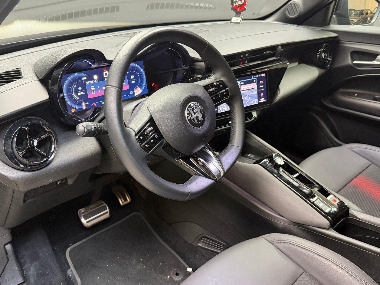 Alfa Romeo Junior 1.2 ibrida Speciale 145cv edct6