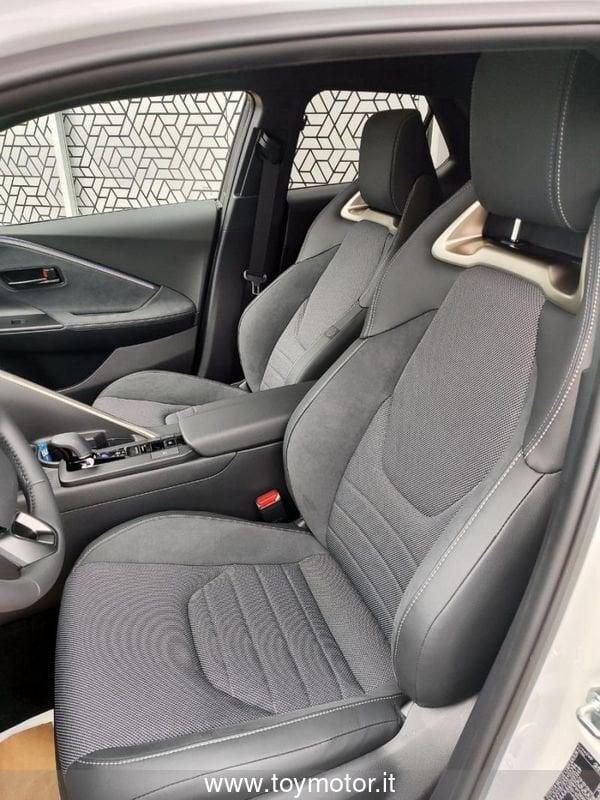 Toyota C-HR (2023-) 1.8 HV Lounge