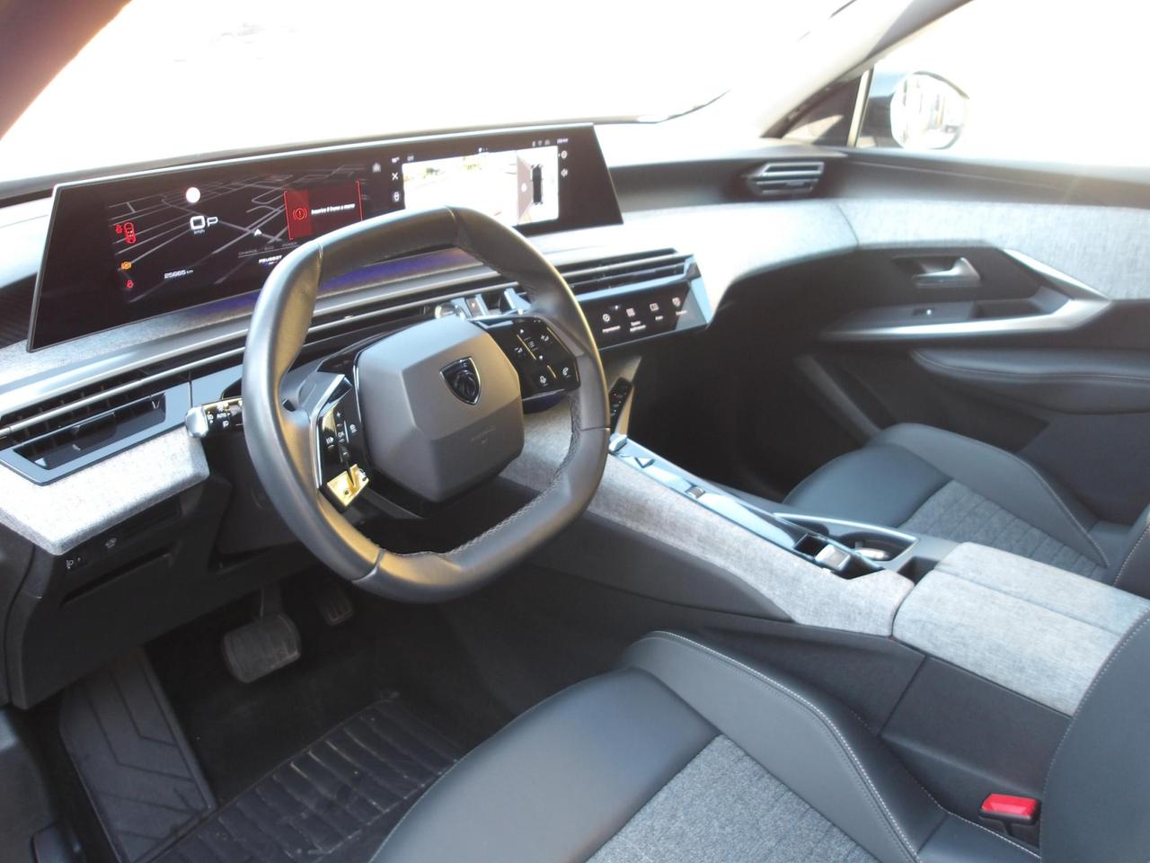 PEUGEOT 3008 Hybrid 145 e- DCS6 Allure