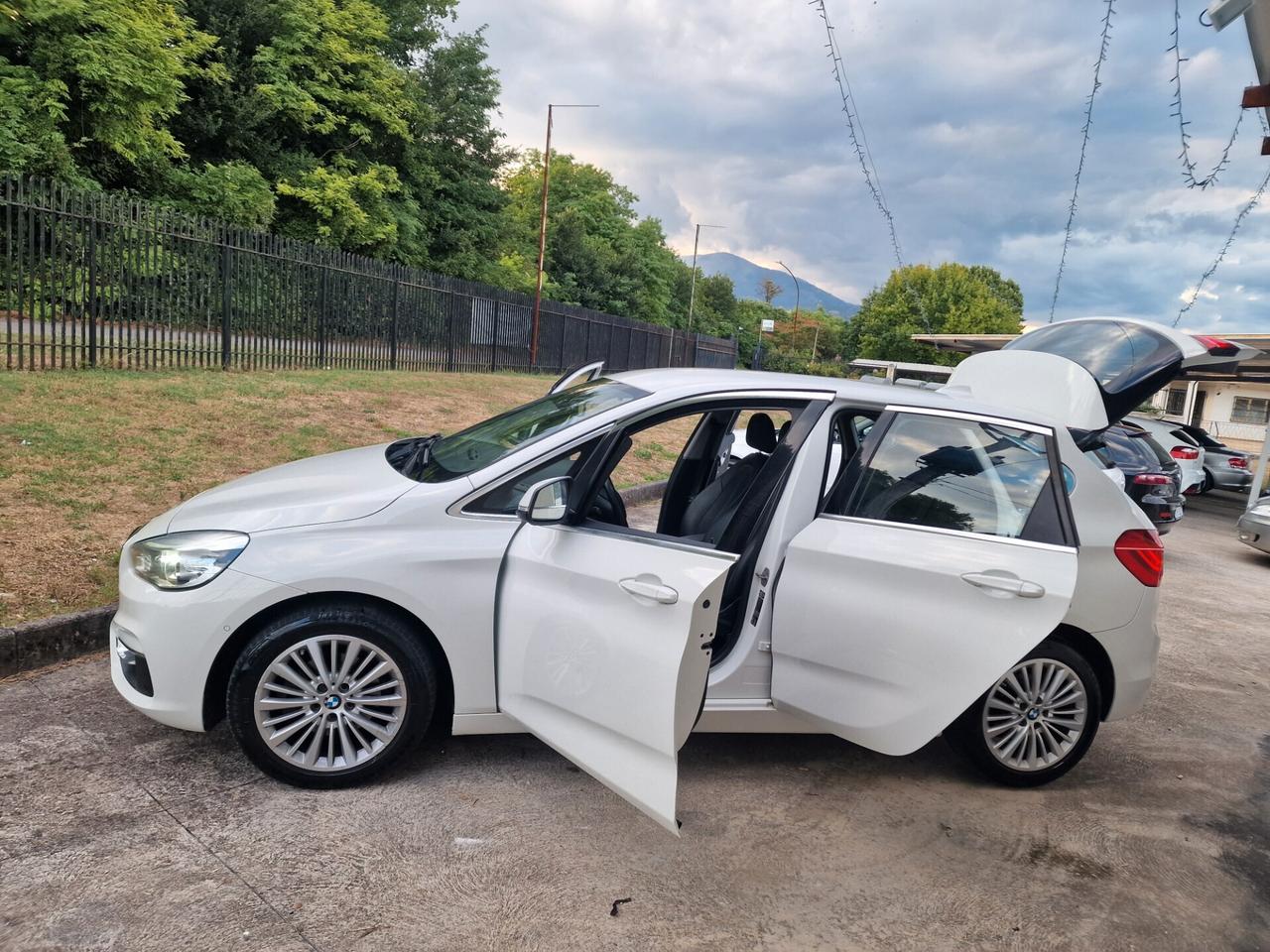 Bmw 218d Active Tourer LUXURY - 2015 *cambio automatico*
