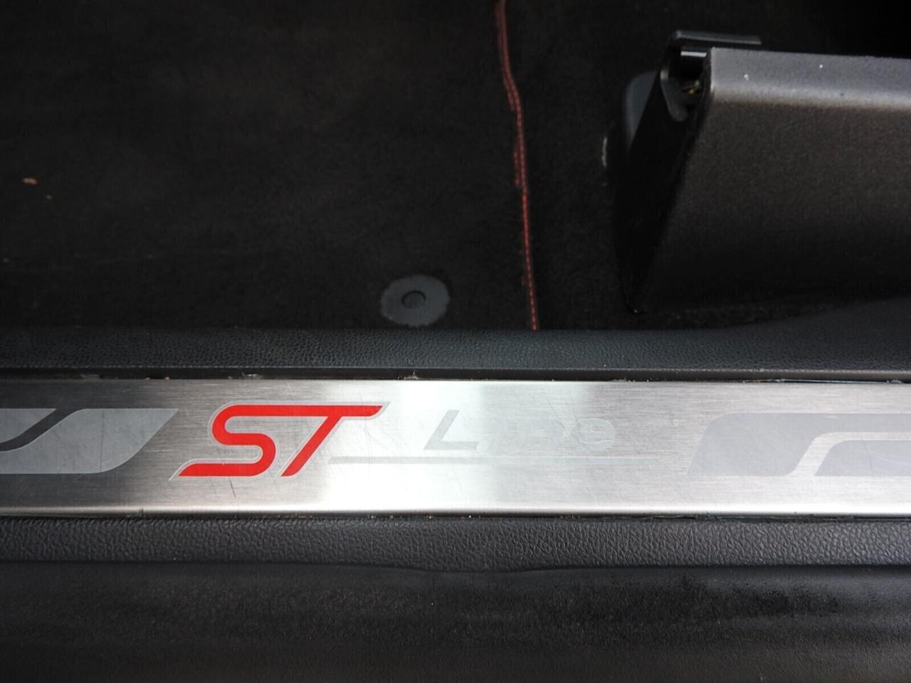 Ford KUGA 2.0 DIESEL/Hybrid ST-Line