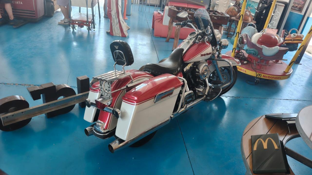 Harley-davidson FLHRC Road King Classic