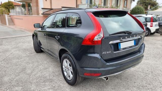 Volvo XC 60 XC60 D5 AWD Geartronic R-design