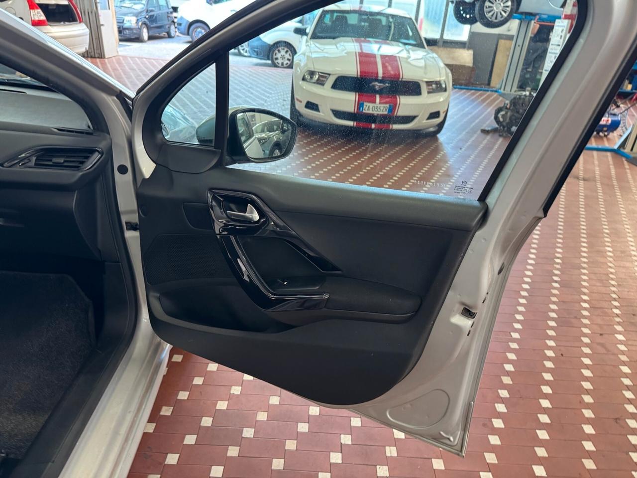 Peugeot 208 1.2 VTi 82 CV 5 porte Allure - UNICO PROPRIETARIO