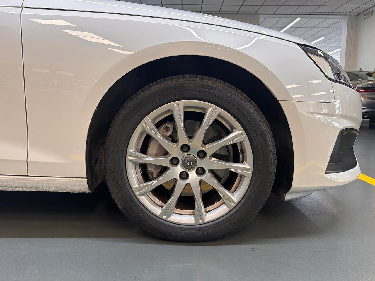 Audi A4 40 2.0 tfsi mhev Business 204cv s-tronic