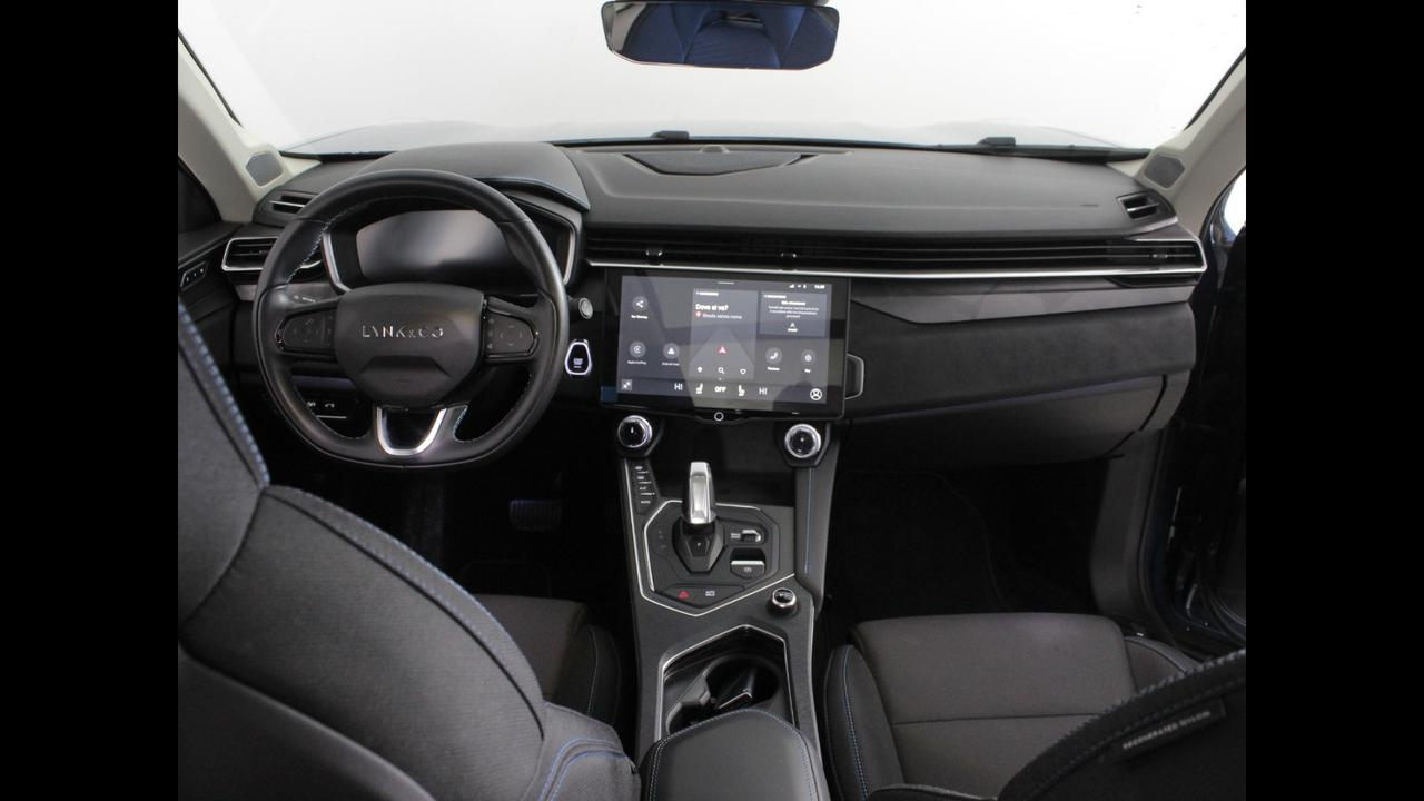 Lynk & Co 01 - 01 1.5 td phev auto