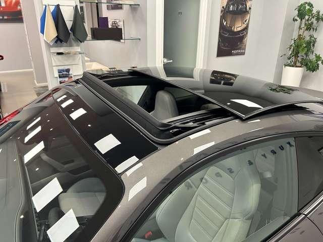 Porsche 992 Coupe 3.7 Turbo S auto