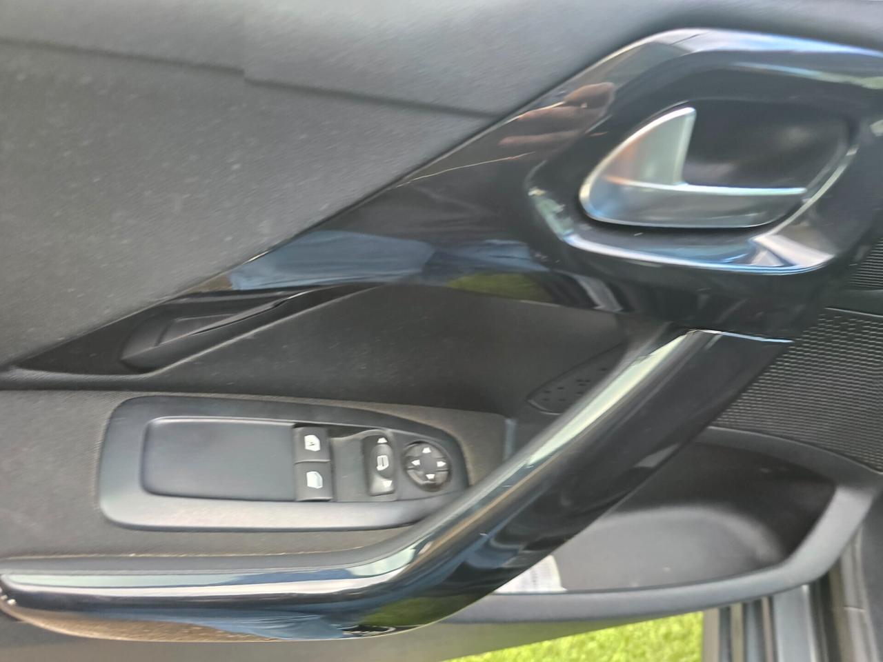 Peugeot 208 1.4 HDi 68 CV NEOP OK-2015