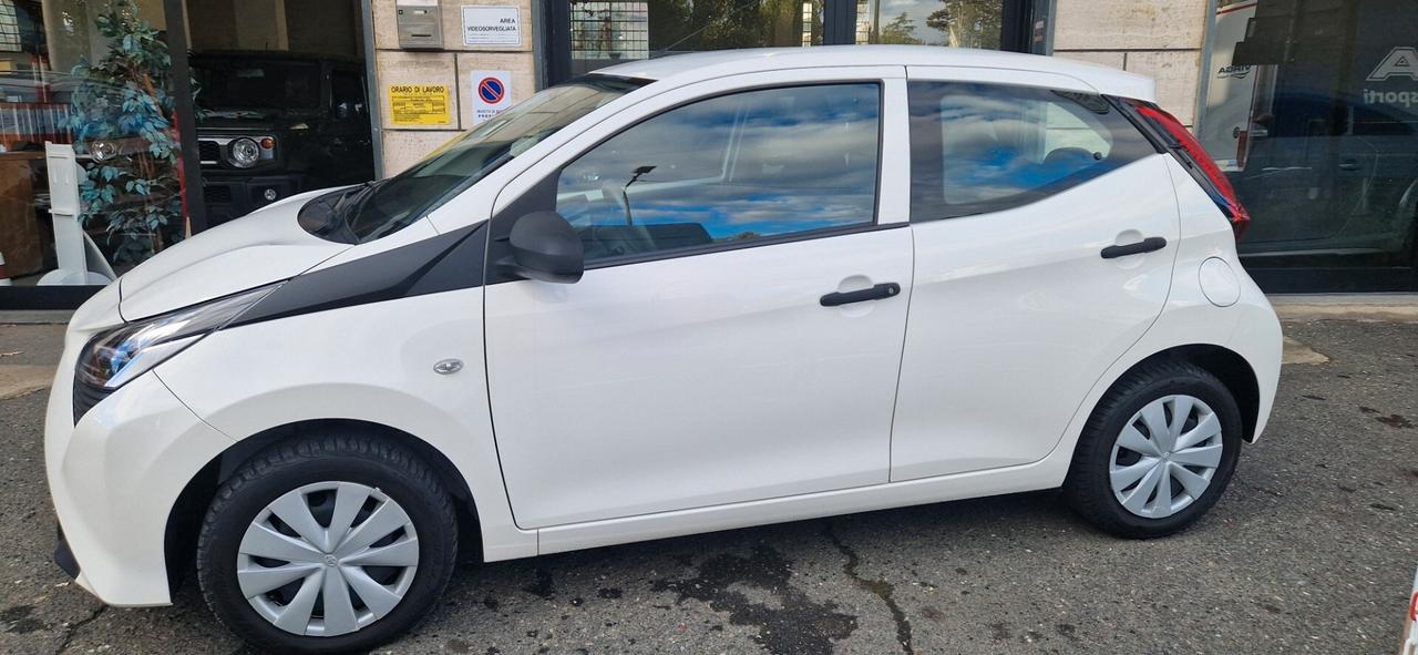 Toyota Aygo X Connect 1.0 VVT-i 72CV 5 p, TAGLINDATA