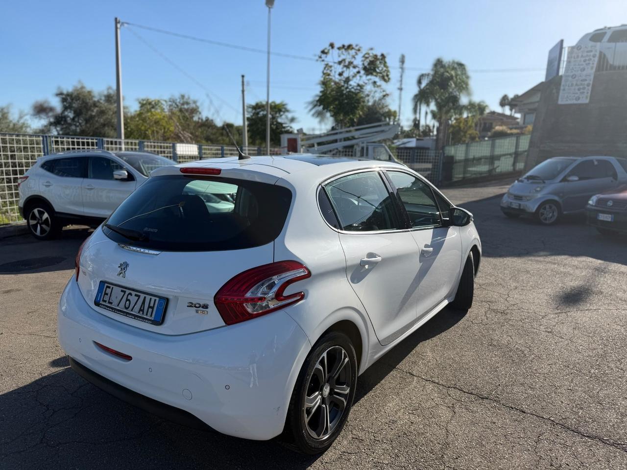 Peugeot 208 1.6 e-HDi 92 CV S 5 porte Allure tetto panoramico
