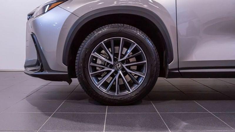 Lexus NX II 2022 450h+ 2.5 phev Premium 4wd e-cvt