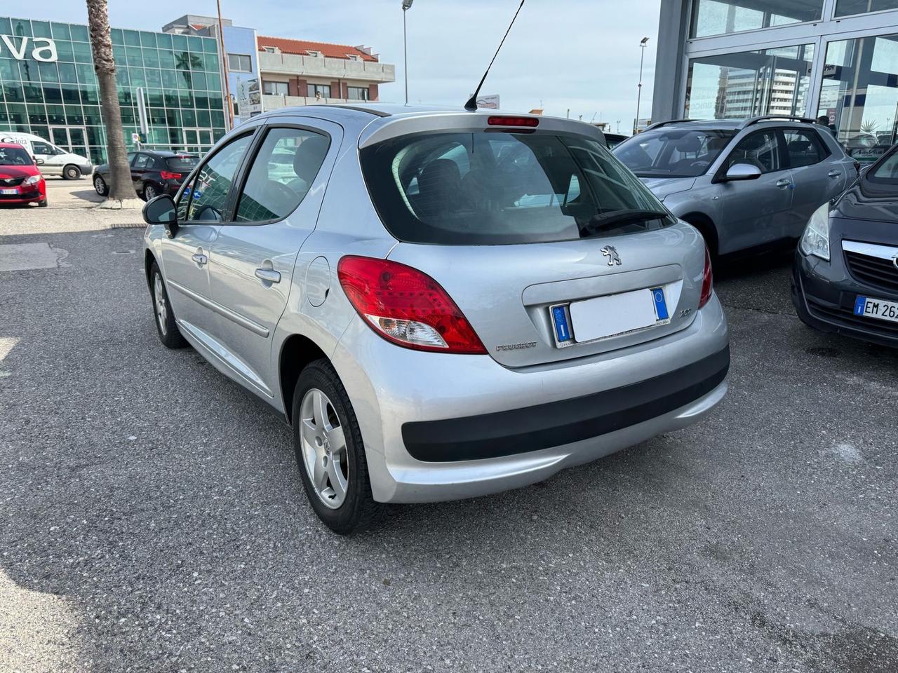 Peugeot 207 1.4 HDi 70CV 5p. X Line Business