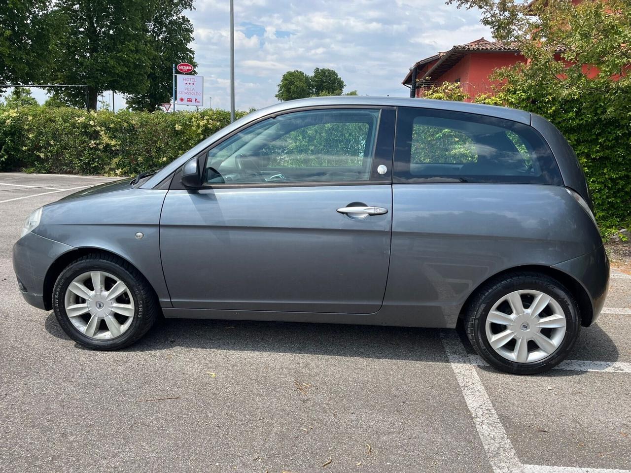 Lancia Ypsilon 1.4 Argento Ecochic GPL