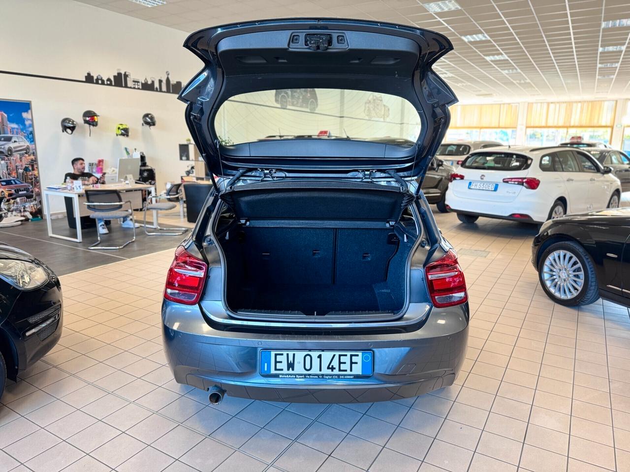 Bmw 118 118d 5p. Unique